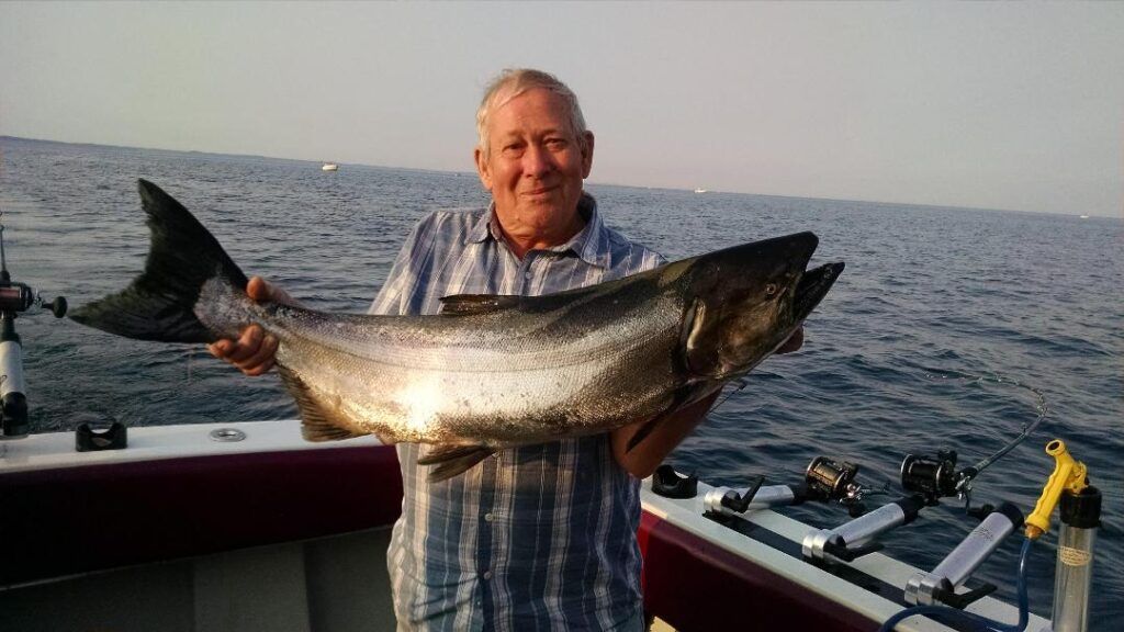 5 Things to Know About Salmon Charter Fishing Lake Michigan